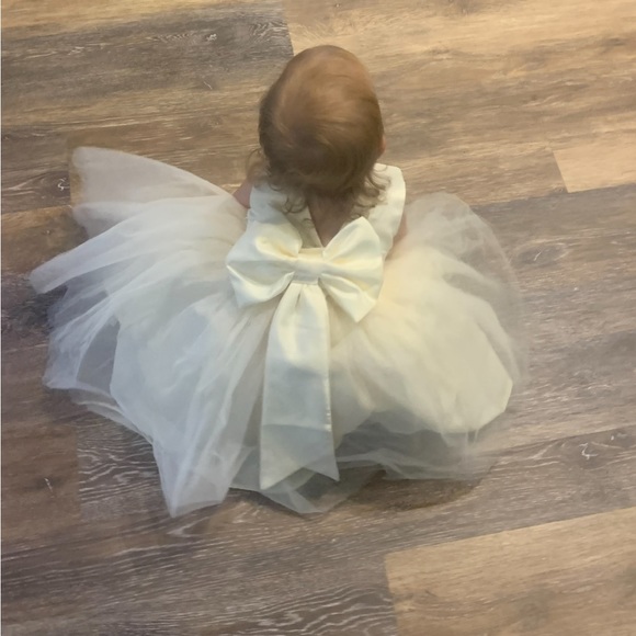 Ivory flower girl dress - Picture 5 of 6